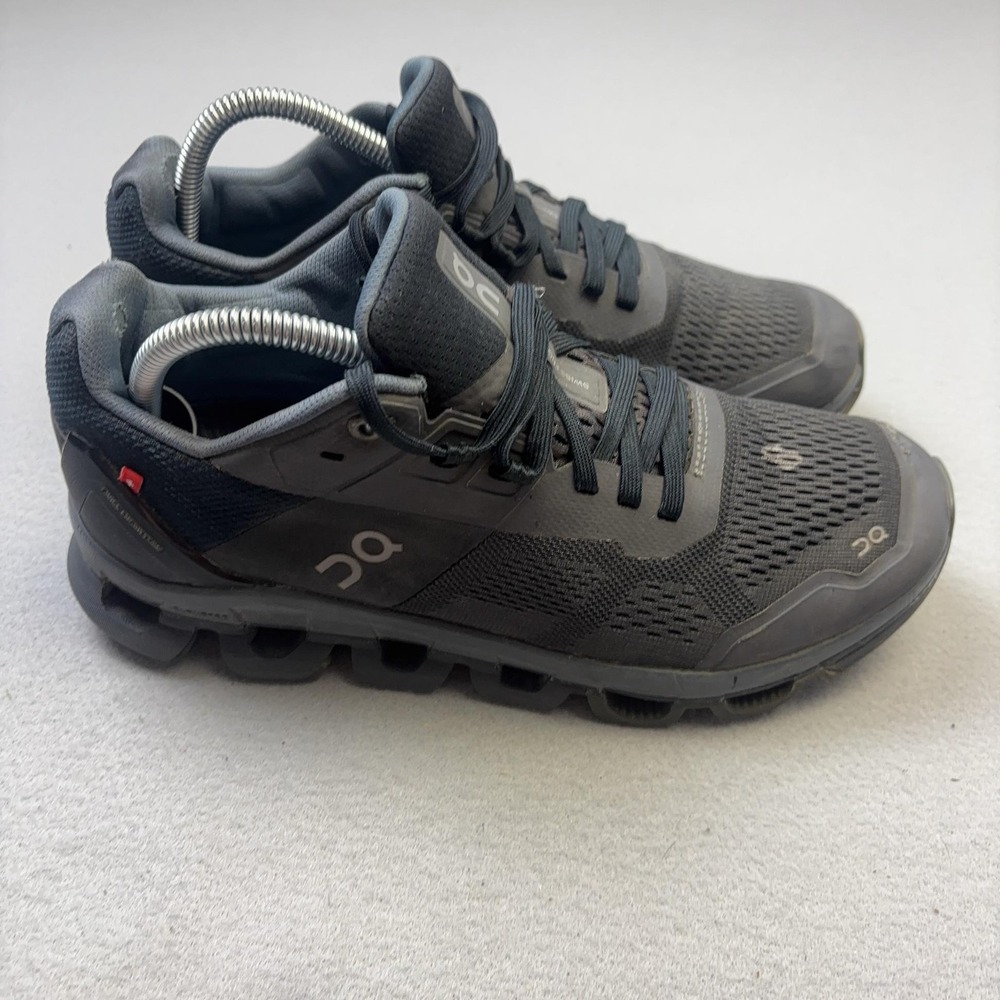 On Running Shoes Mens Size 8 Gray Mesh CloudTec Running Athletic Sneakers